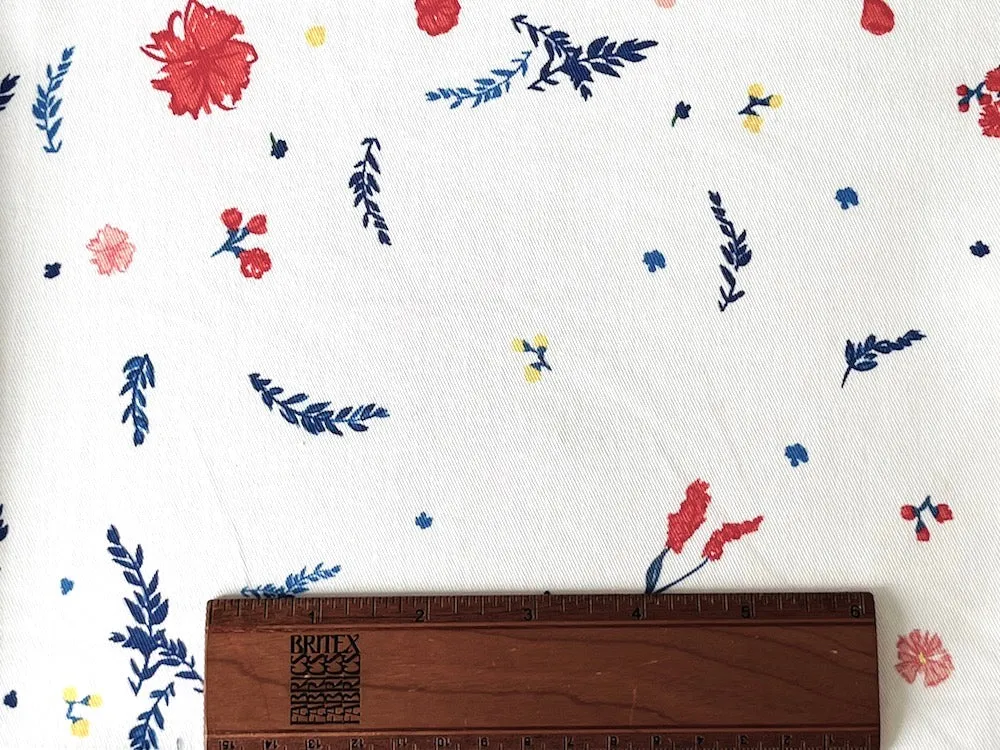 Fluttering Fleurs Stretch Cotton Twill (Made in Italy)