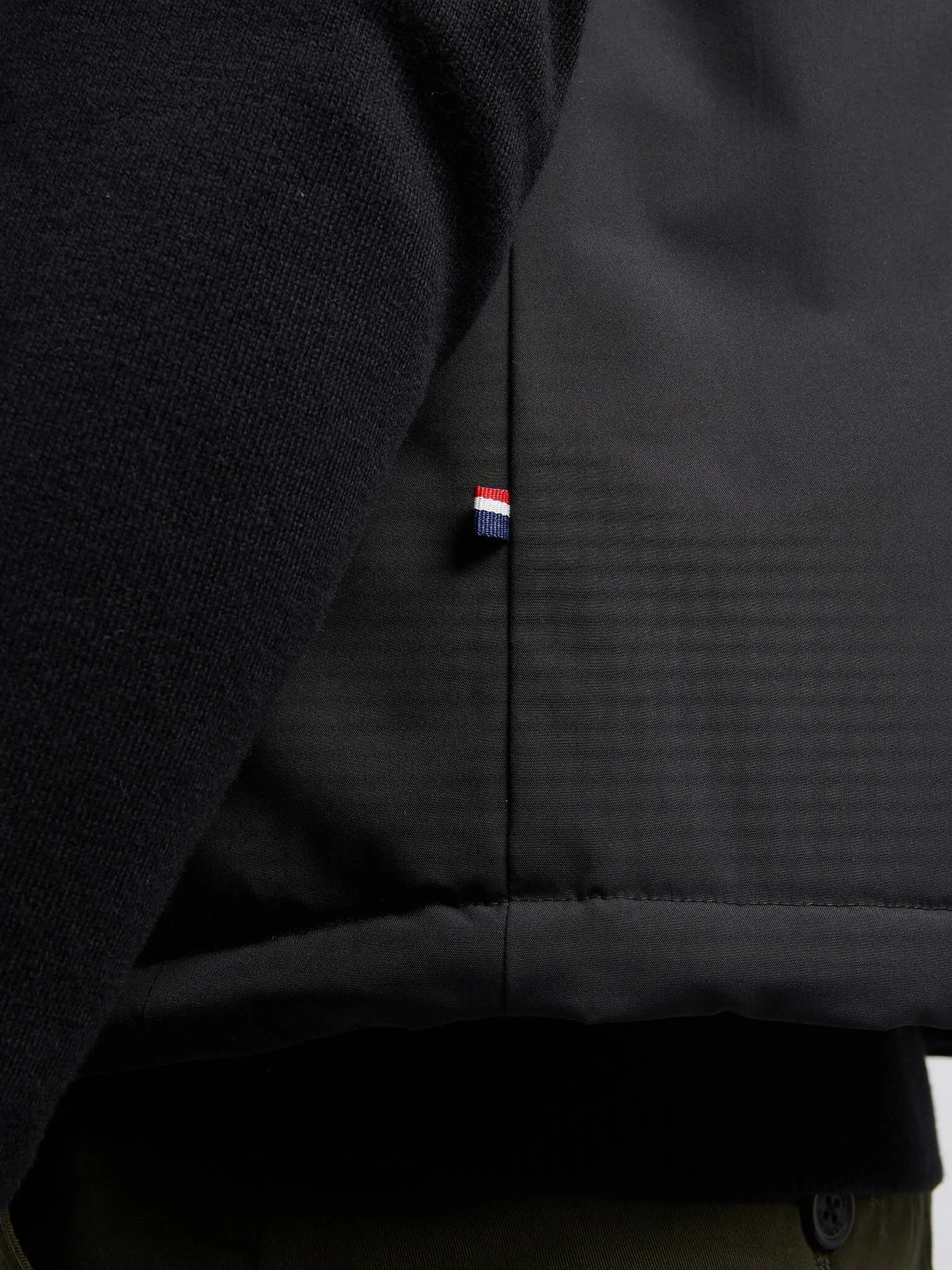 Mens Clean Front Quilt Gilet in Black