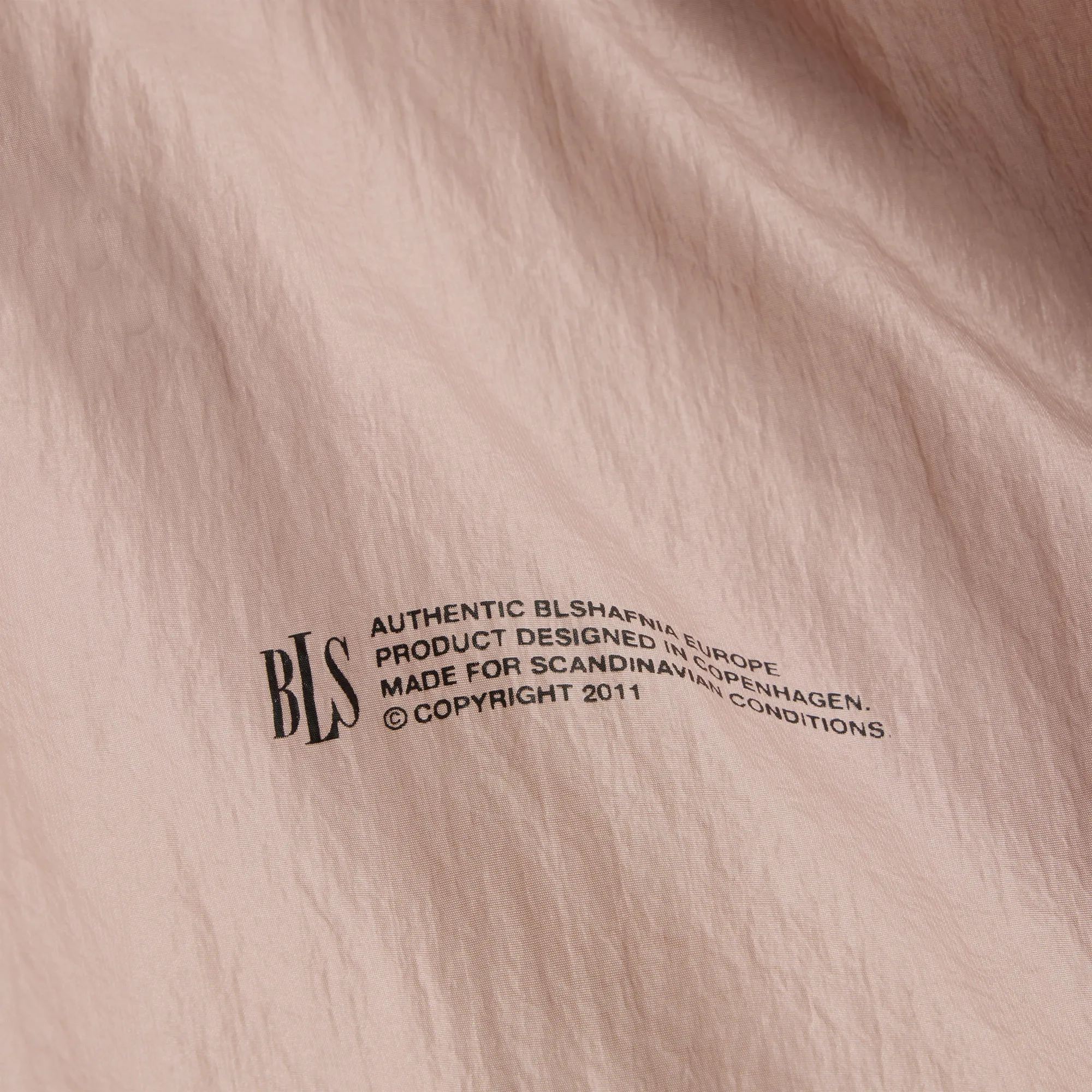 Olympus Crisp Windbreaker - Dusty Red