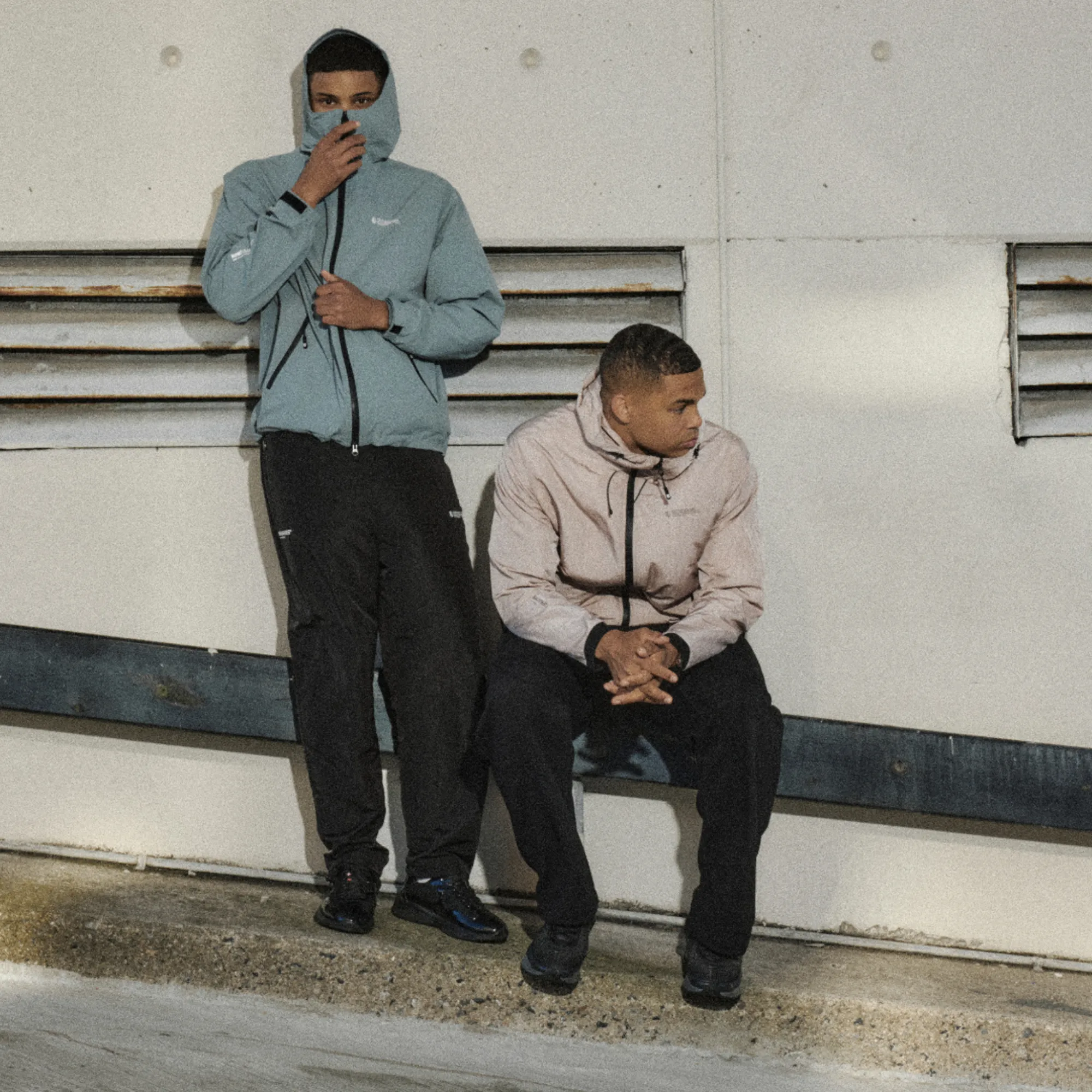 Olympus Crisp Windbreaker - Dusty Red